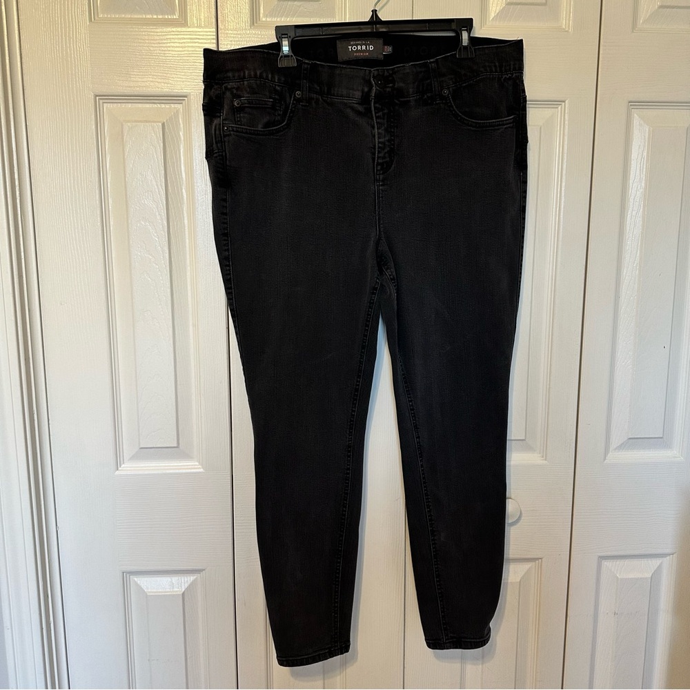 Torrid Bombshell Premium Stretch Skynny Jeans Black Wash Women’s Size 20R